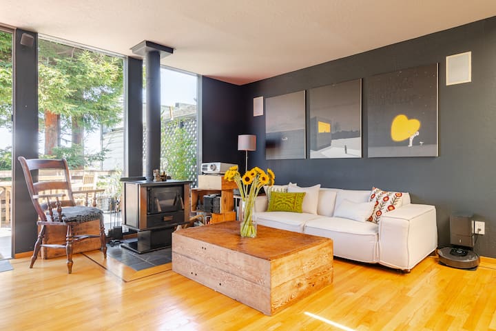 Stylish Noe Valley View with Hot Tub & Sauna