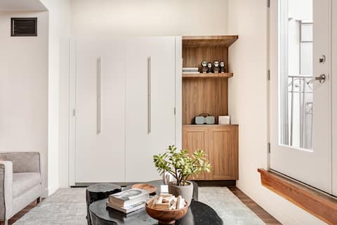 Successful Airbnb property: East End Loft in Inglewood