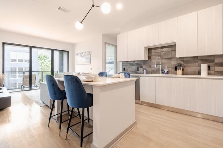 Luxury Midtown 2bd Apartment Suite - Buckhead