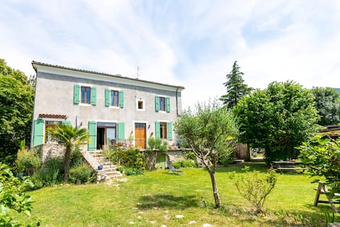 3 bedrooms for 4 to 5 in nature