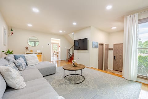 Private Downtown Herndon Escape | Full Amenities