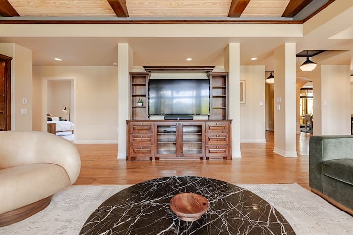Luxe Country Estate, Observation Deck, Pool - Wimberley, TX