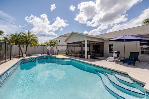 Relaxing Stay with Private Pool/  Near Orlando