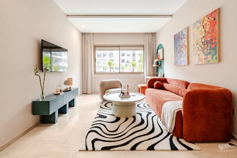 Popular Airbnb listing: Near CMN & Midparc | Desk + shared pool in Nouaceur Province