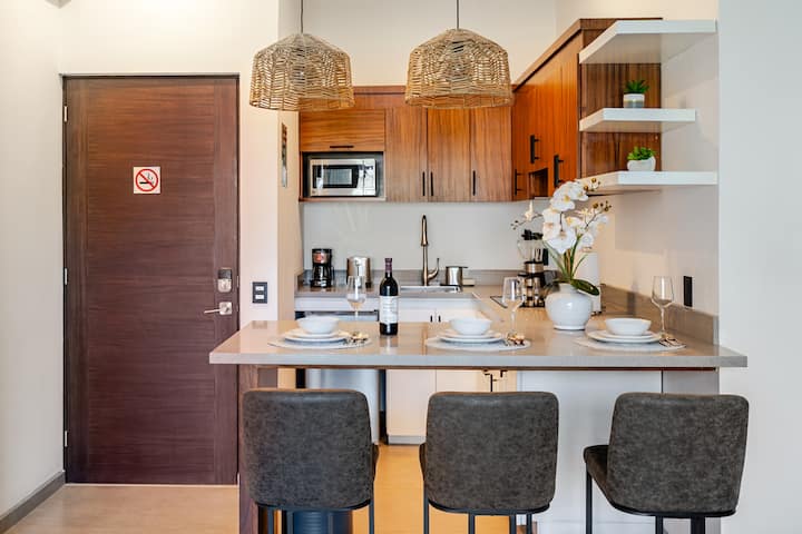 New Listing | Walk To Downtown Cabo | King Bed. - Cabo San Lucas