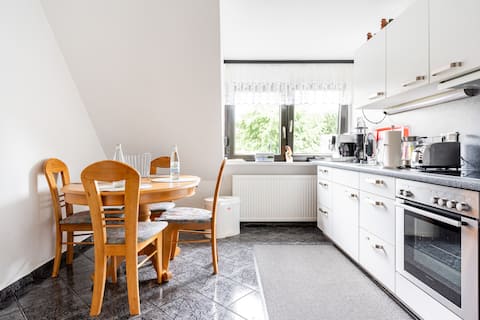 Furnished apartment in a quiet pleasant residential area!