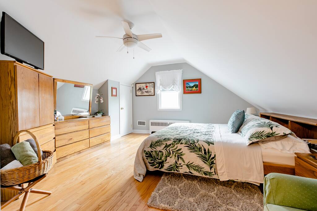 Airbnb Master Bedroom with Private Bathroom