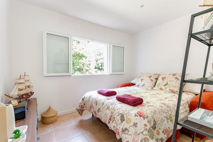 Vrlo udoban kauč na razvlačenje 