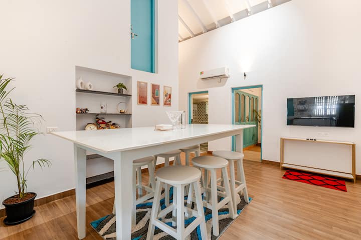 Dining area image 1