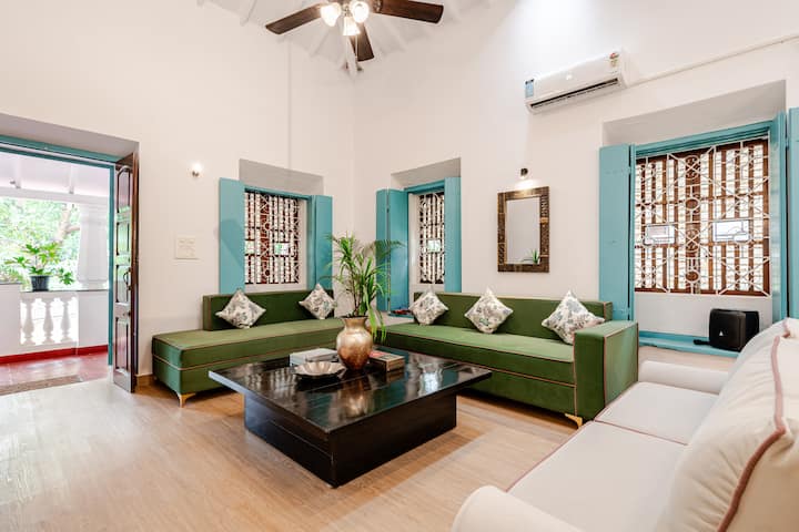 Living room image 5