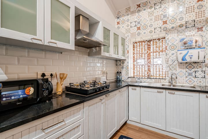 Full kitchen image 4