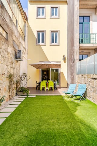 Spacious & Cozy Private Villa Downtown 4bdr Patio gallery image 4