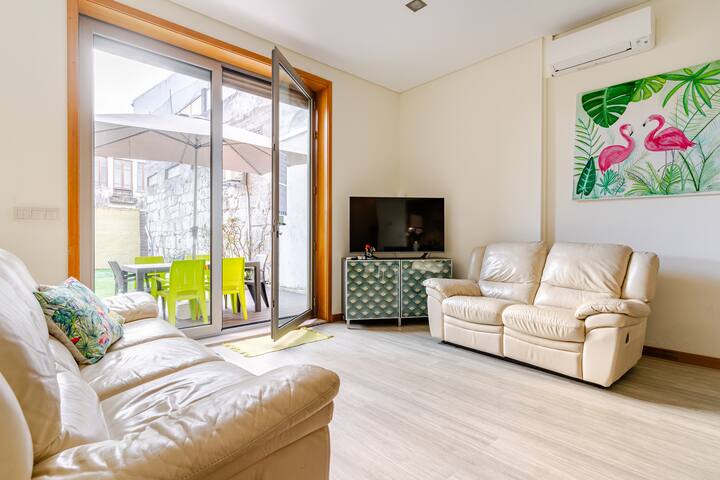 Spacious & Cozy Private Villa Downtown 4bdr Patio gallery image 5