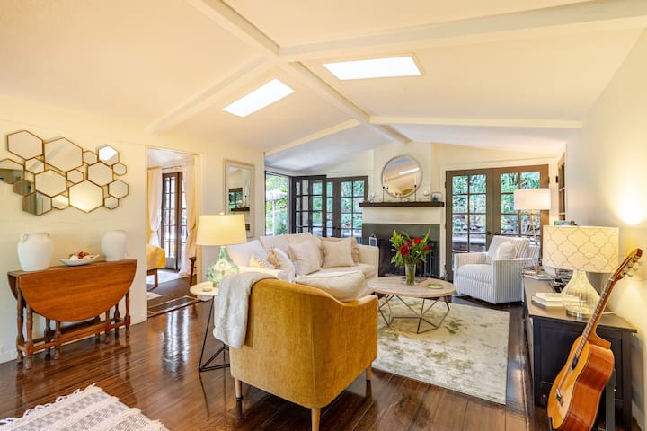 Downtown Mill Valley
Tree house in Redwoods feel