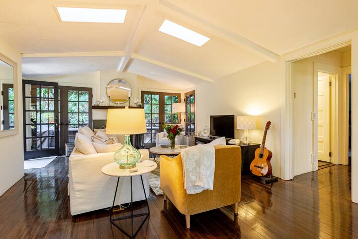 Downtown Mill Valley
Tree house in Redwoods feel