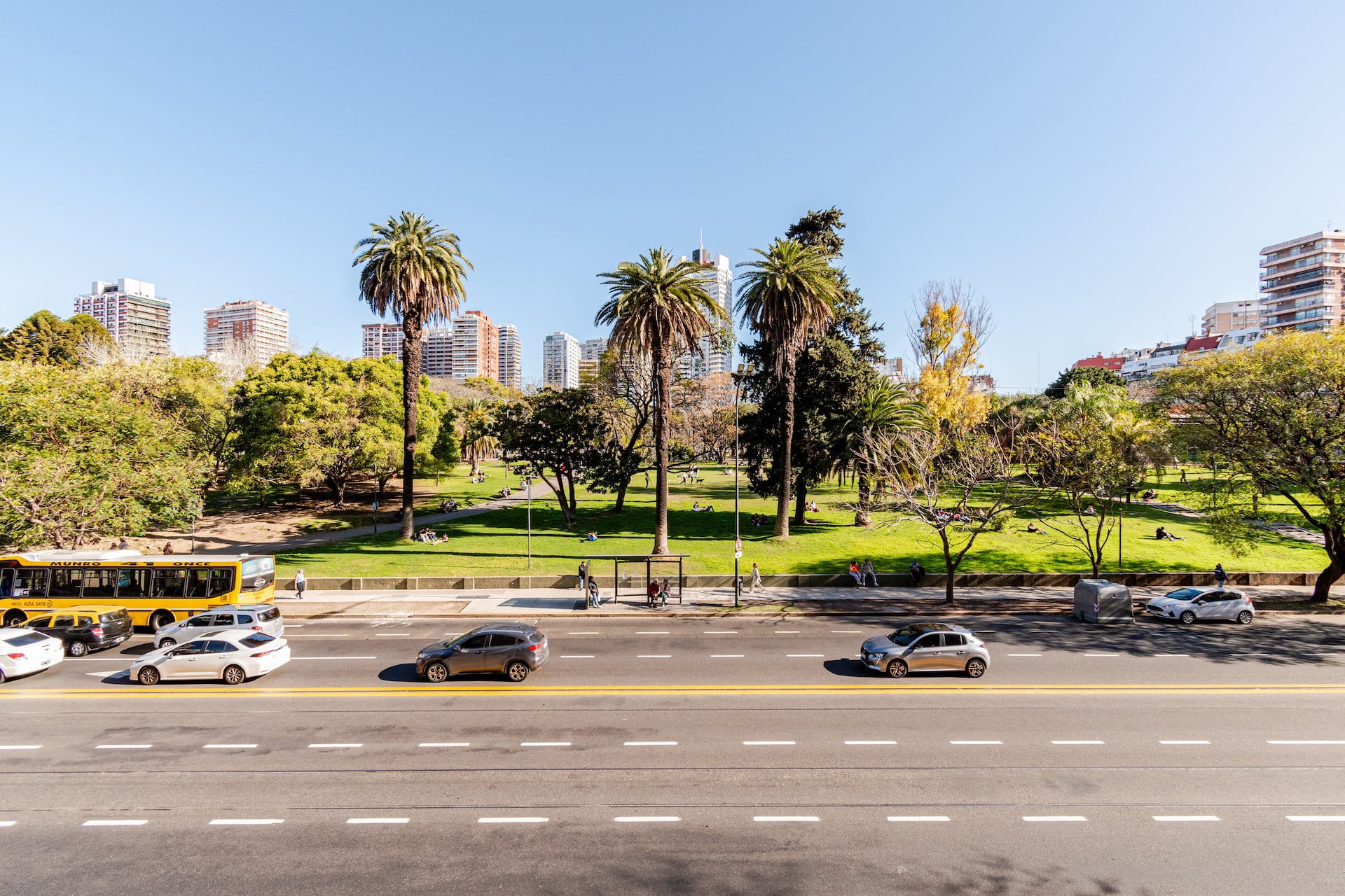 Quarto mobiliado em Palermo Chico