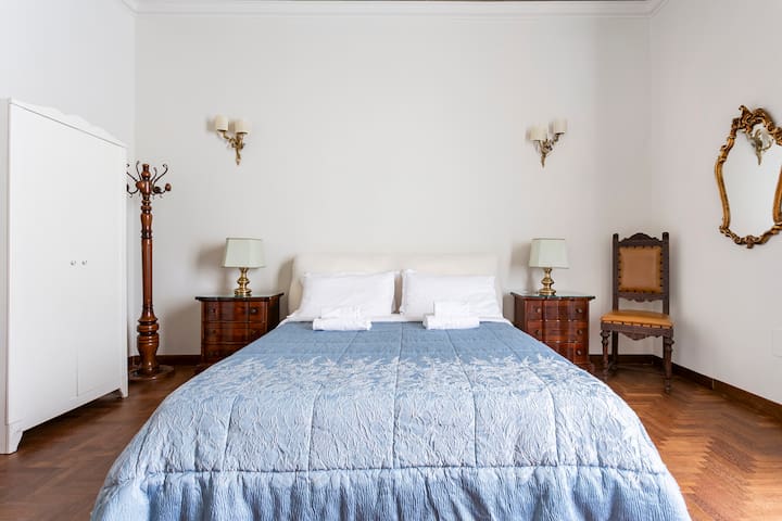 Original Frescoed Ceilings of 1900 gallery image 4