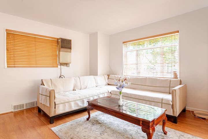 Chicago 3br On A Budget - Skokie, IL