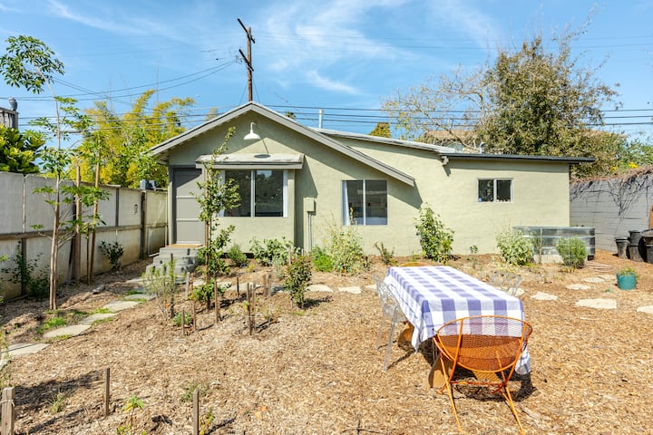 Classic Venice Bungalow - Santa Monica, CA