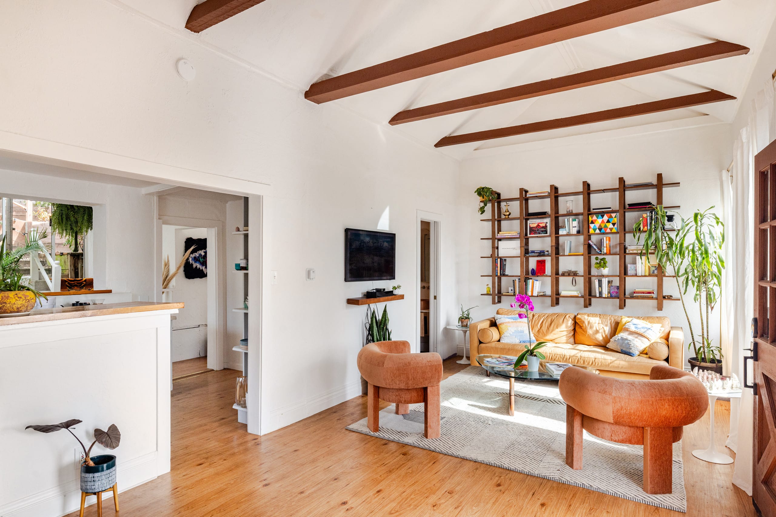 Home in San Francisco · ★5.0 · 2 bedrooms · 2 beds · 2 baths - Image 3