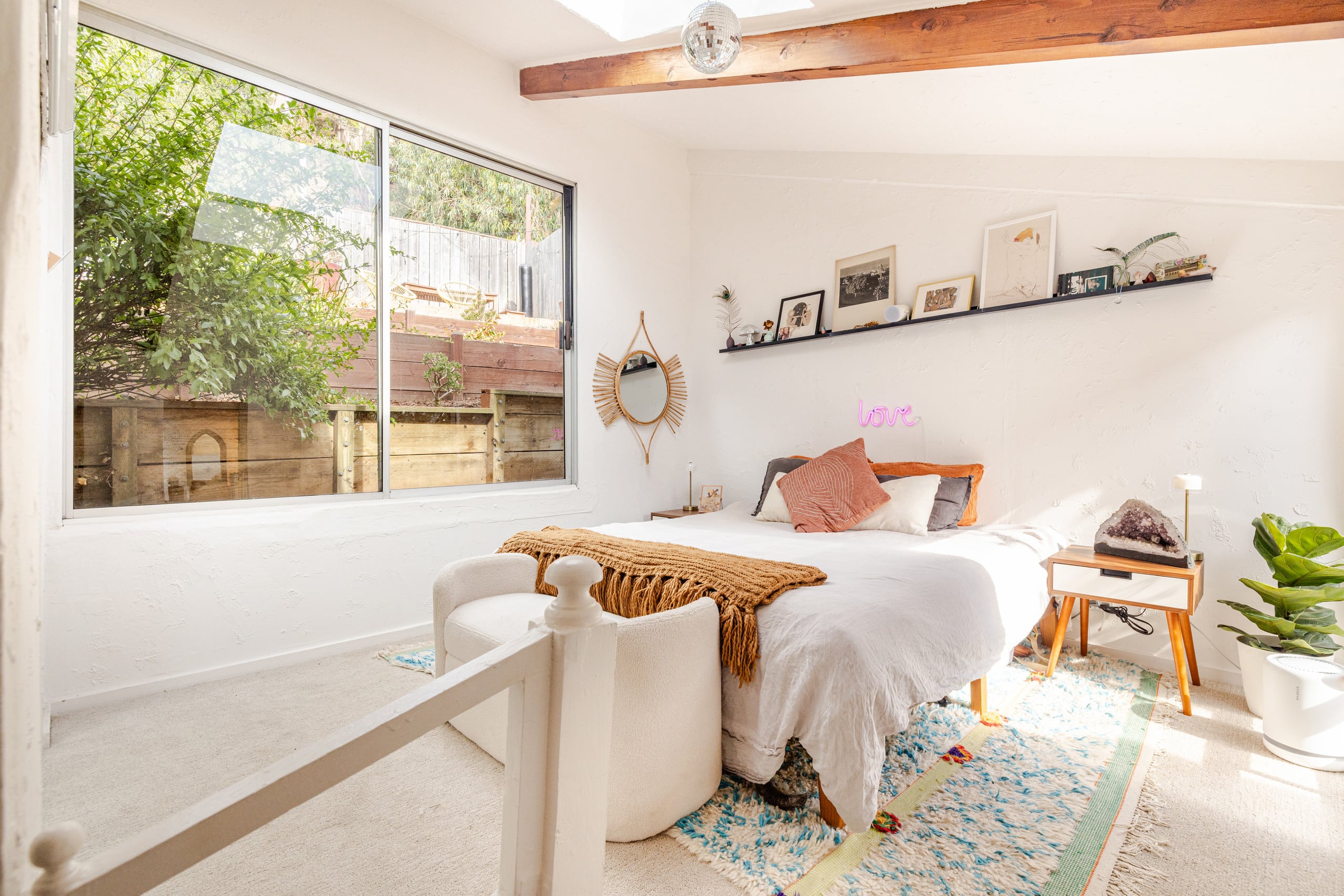 Home in San Francisco · ★5.0 · 2 bedrooms · 2 beds · 2 baths - Image 15