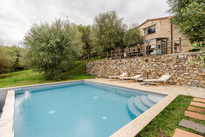 Villa With Hill Views And Infinity Pool - Monte Amiata