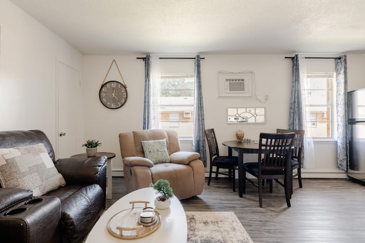 Vibe District 2br/2ba On 19th Street - Virginia Beach, VA
