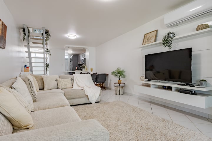 Beautiful Villa Just Steps From The Beach - Dorado