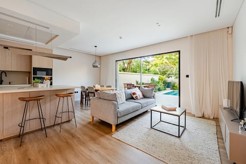 Top Airbnb: Architect-Designed house: 2 BR with Private Pool in Al Barsha South Fifth