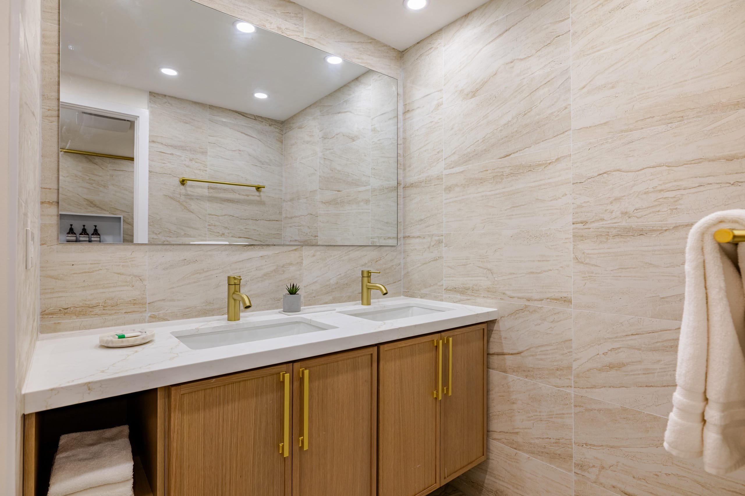 Luxury Mountain & River View Room #6ㅣ Free Parking - Image 37