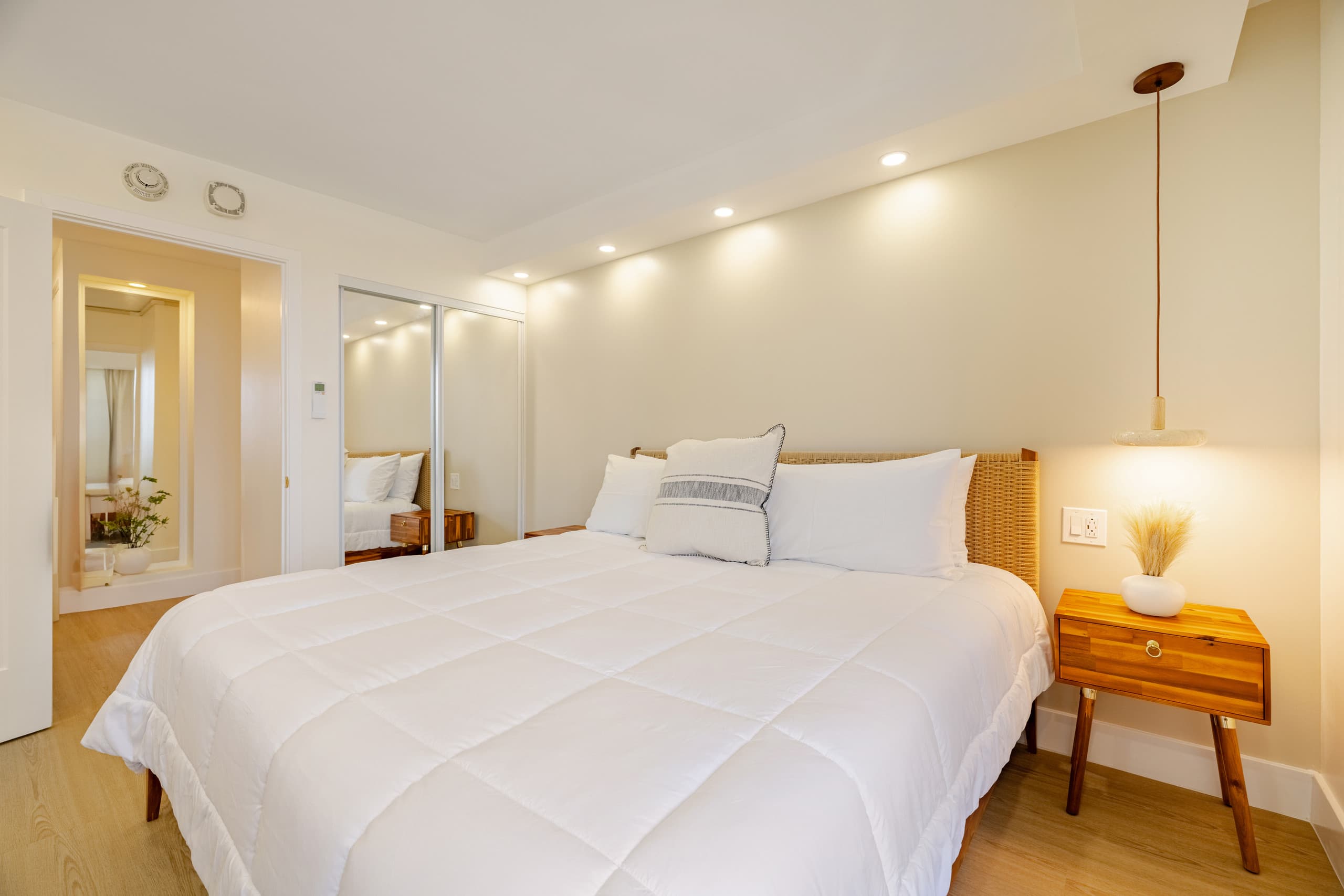 Luxury Mountain & River View Room #6ㅣ Free Parking - Image 31