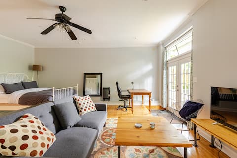 Popular Airbnb listing: Private Cottage in the heart of Virginia-Highlands in Virginia Highland