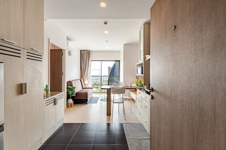 Cozy 1br/topview/1 Min Bts/fast Wi-fi/pool And Gym - Bangkok