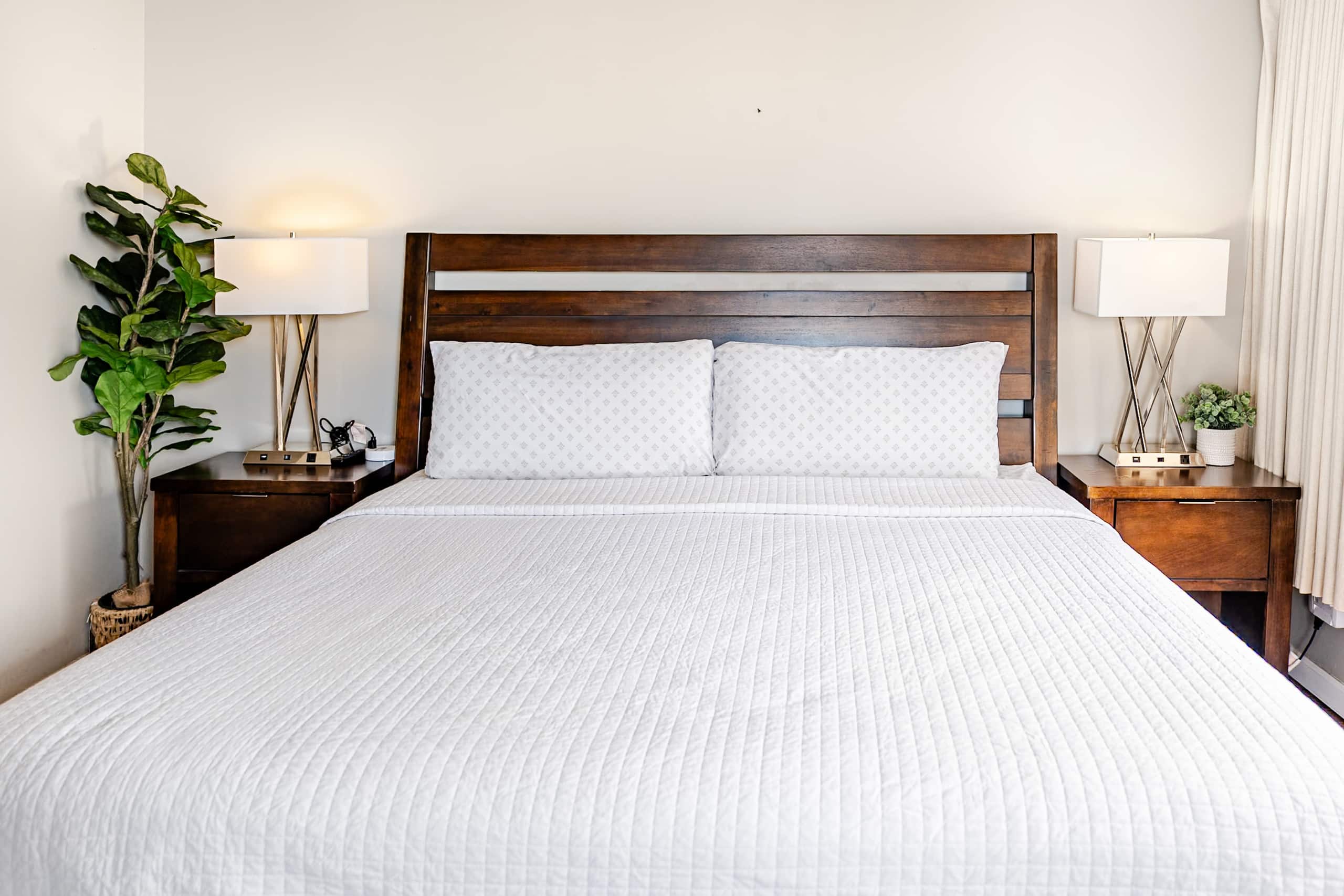Condo in Honolulu · ★4.87 · 2 bedrooms · 3 beds · 2 private baths - Image 43