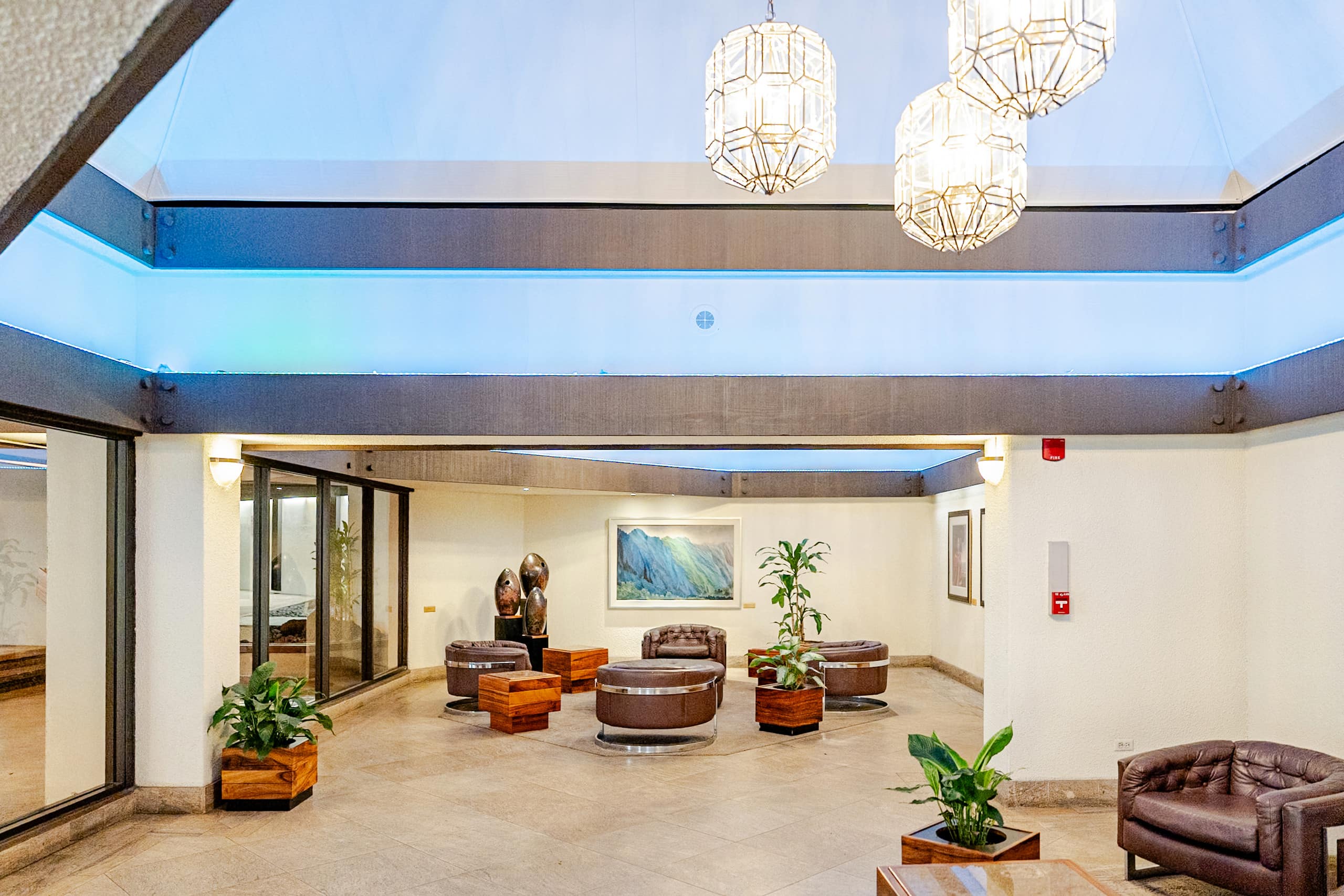 Condo in Honolulu · ★4.87 · 2 bedrooms · 3 beds · 2 private baths - Image 14
