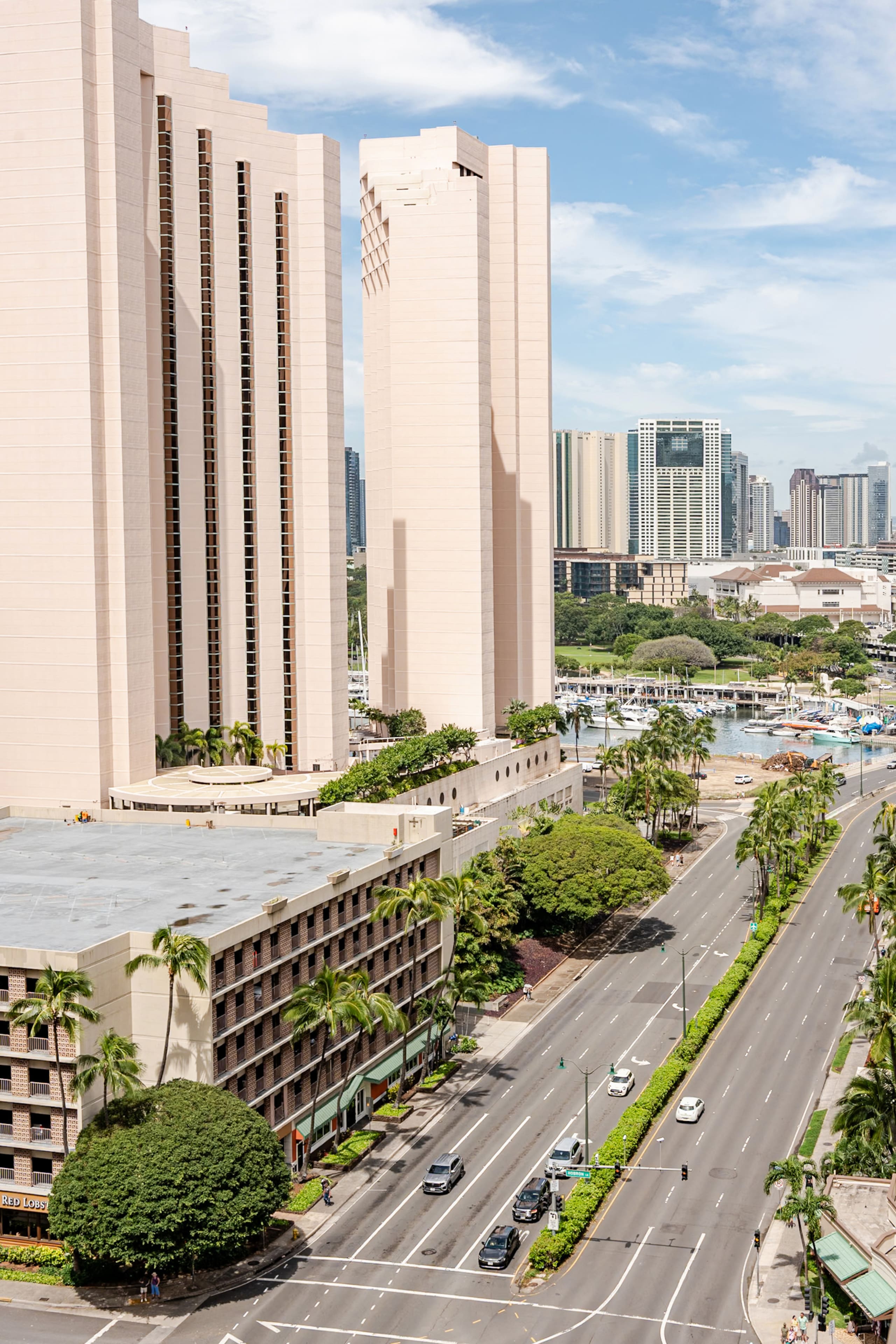 Condo in Honolulu · ★4.87 · 2 bedrooms · 3 beds · 2 private baths - Image 41
