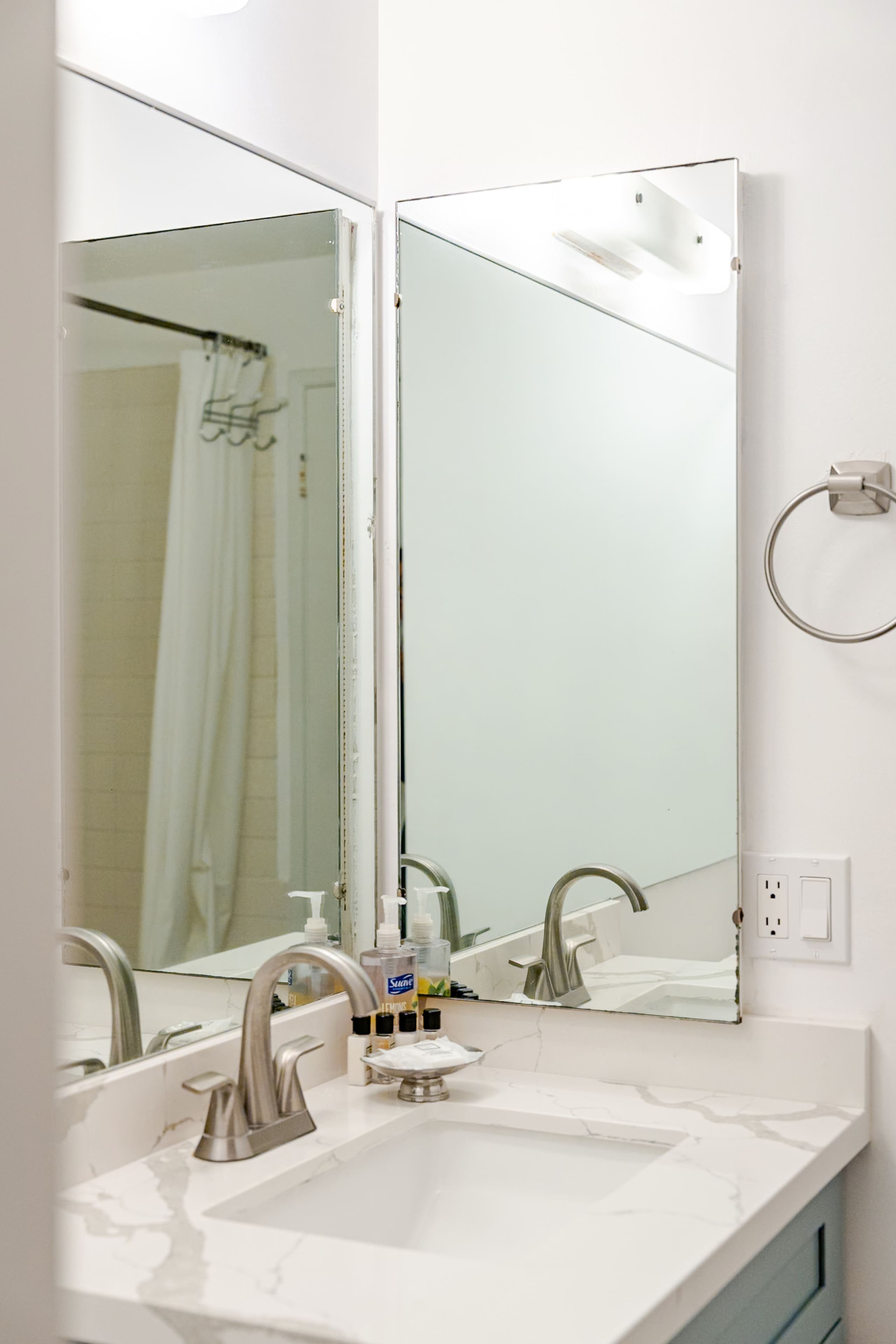 Condo in Honolulu · ★4.87 · 2 bedrooms · 3 beds · 2 private baths - Image 38