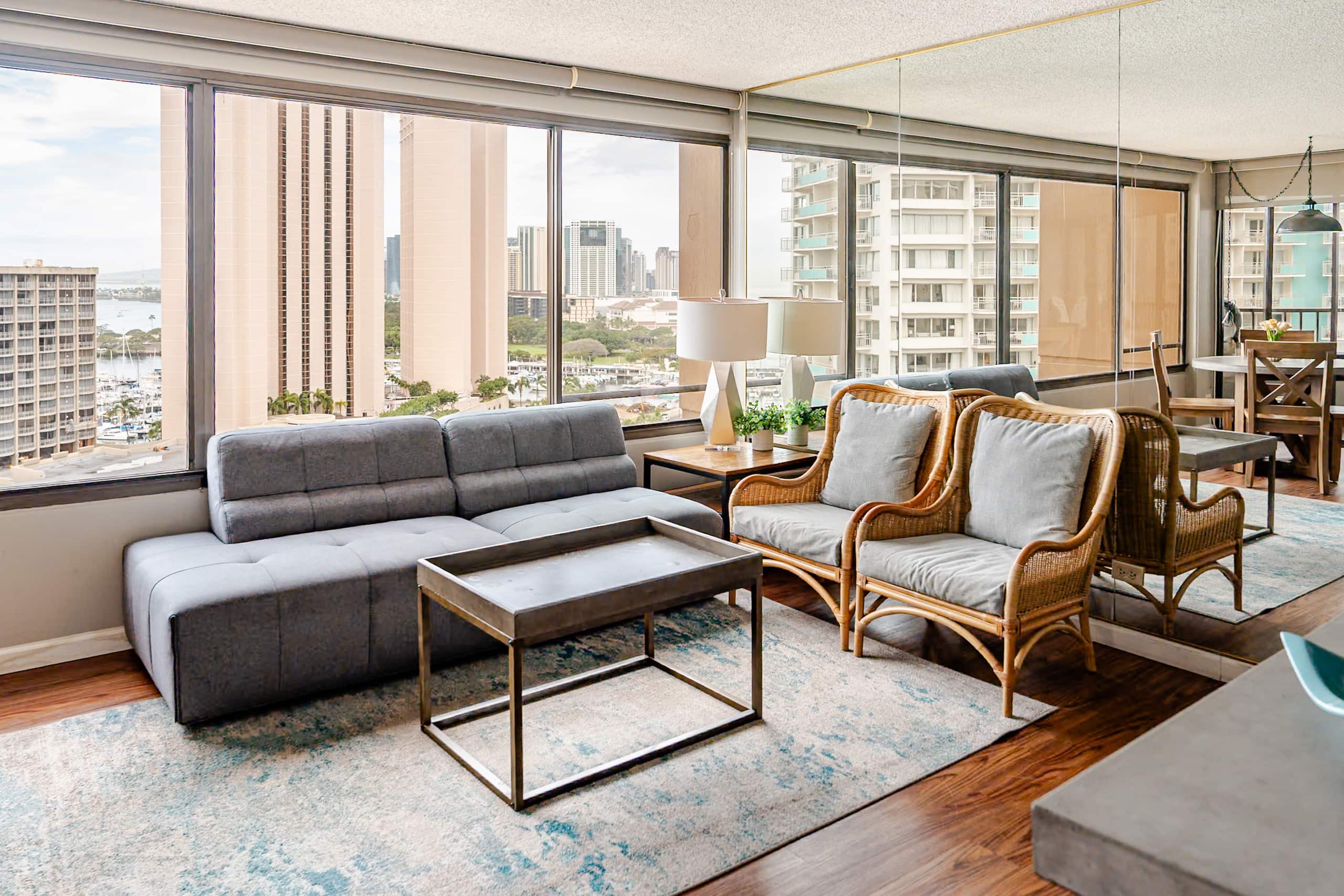 Condo in Honolulu · ★4.87 · 2 bedrooms · 3 beds · 2 private baths - Image 2