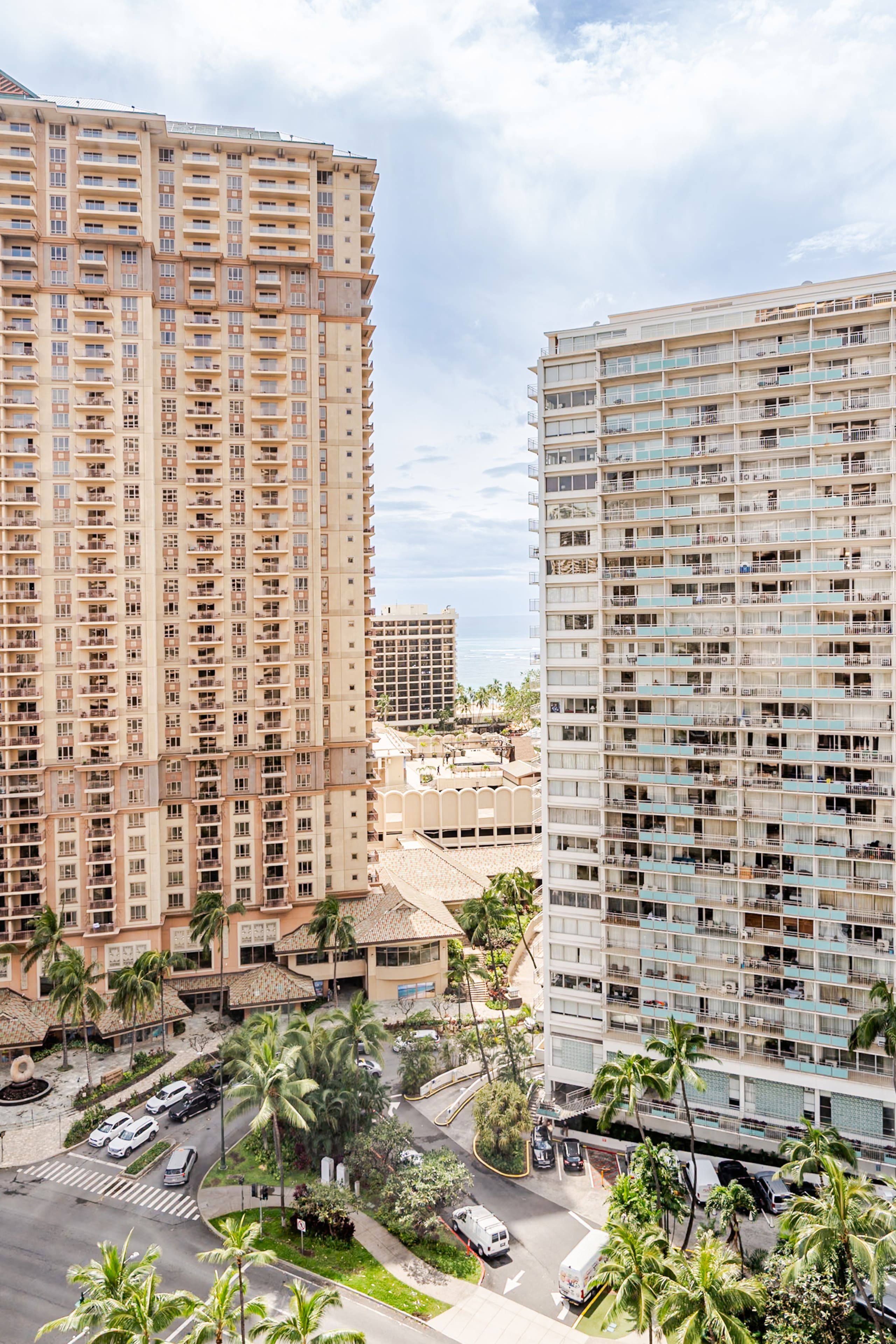 Condo in Honolulu · ★4.87 · 2 bedrooms · 3 beds · 2 private baths - Image 23