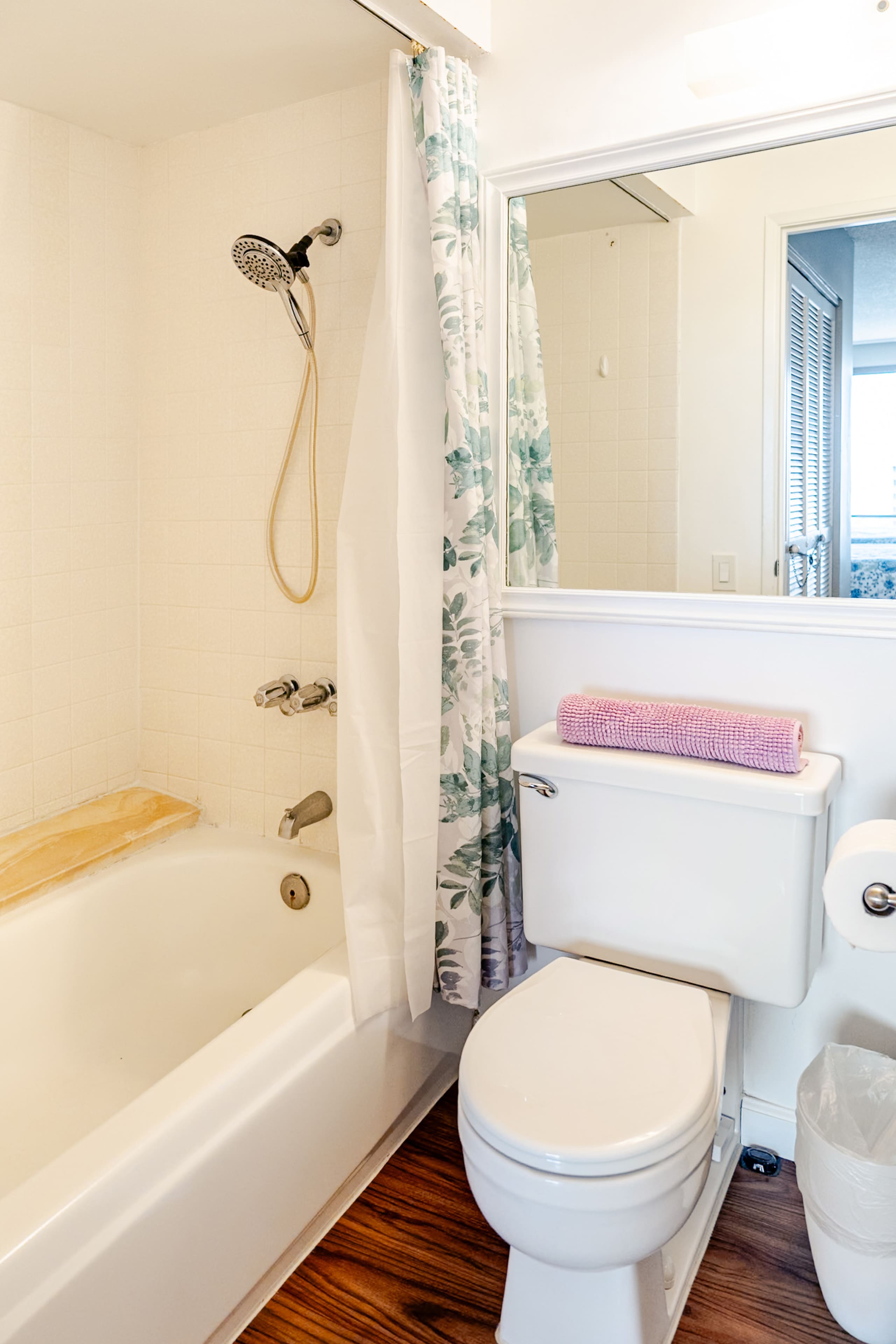 Condo in Honolulu · ★4.87 · 2 bedrooms · 3 beds · 2 private baths - Image 30