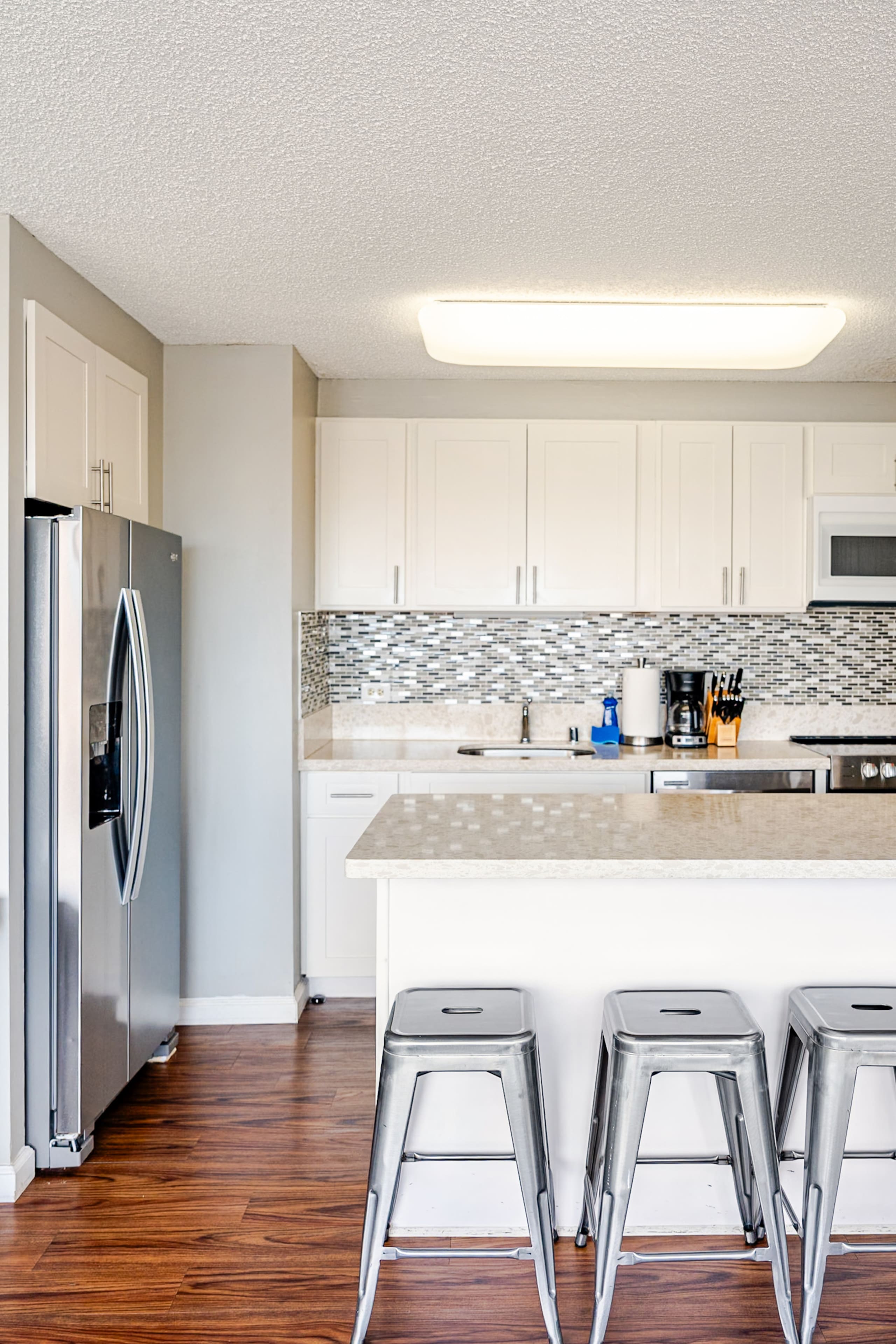 Condo in Honolulu · ★4.87 · 2 bedrooms · 3 beds · 2 private baths - Image 6