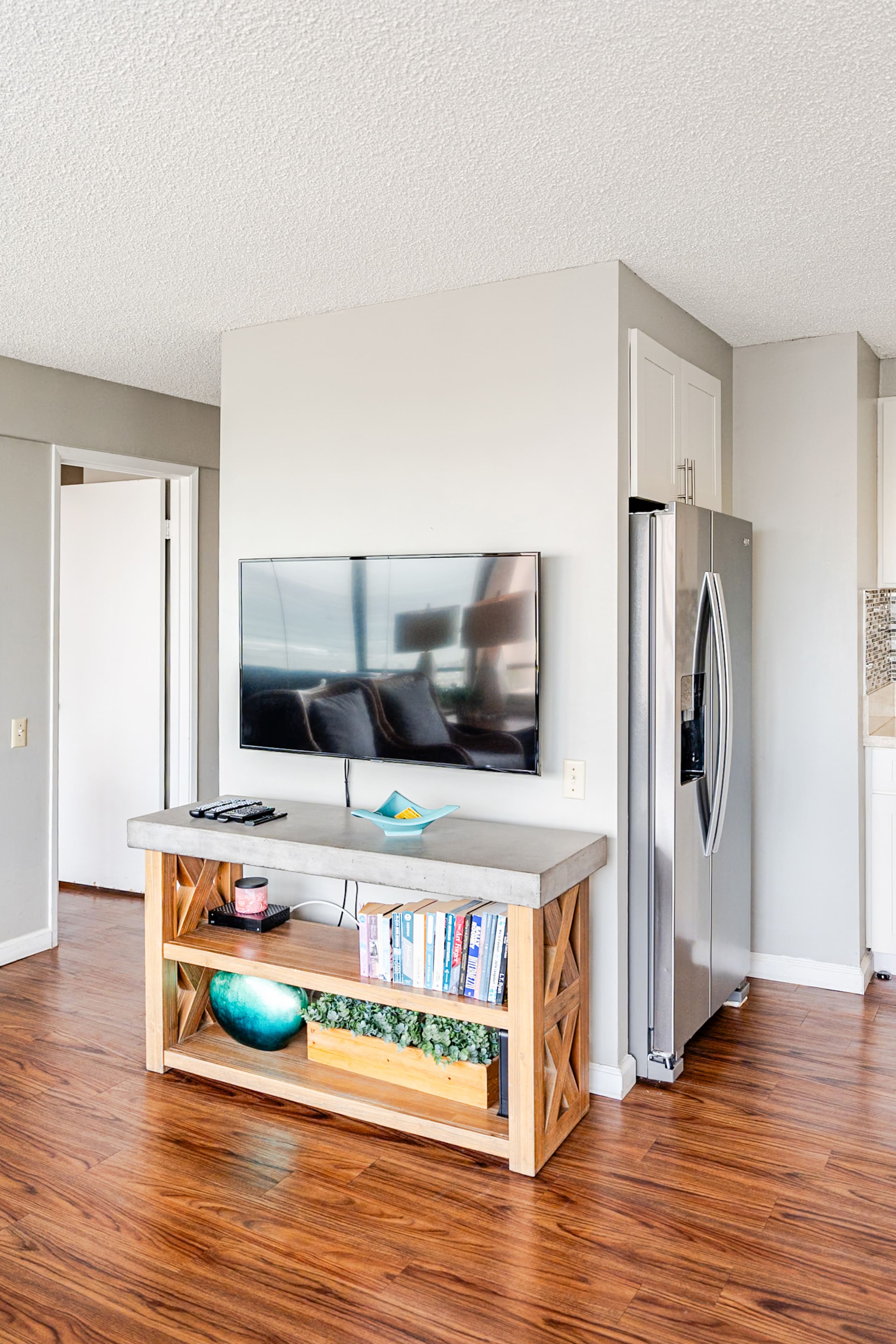 Condo in Honolulu · ★4.87 · 2 bedrooms · 3 beds · 2 private baths - Image 48