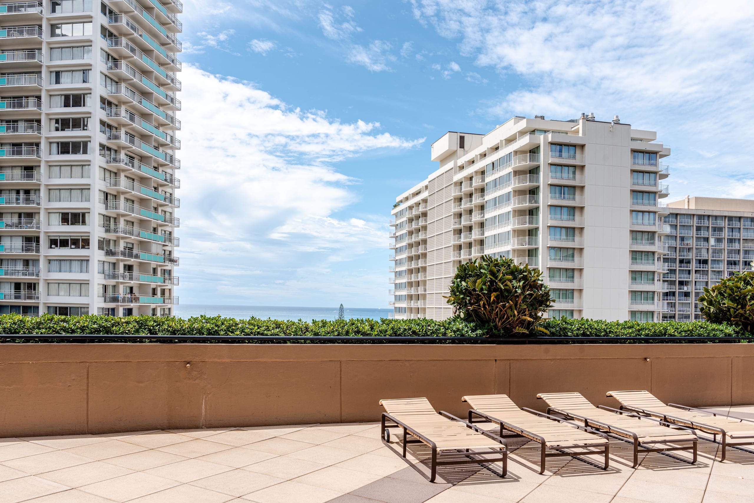 Condo in Honolulu · ★4.87 · 2 bedrooms · 3 beds · 2 private baths - Image 7