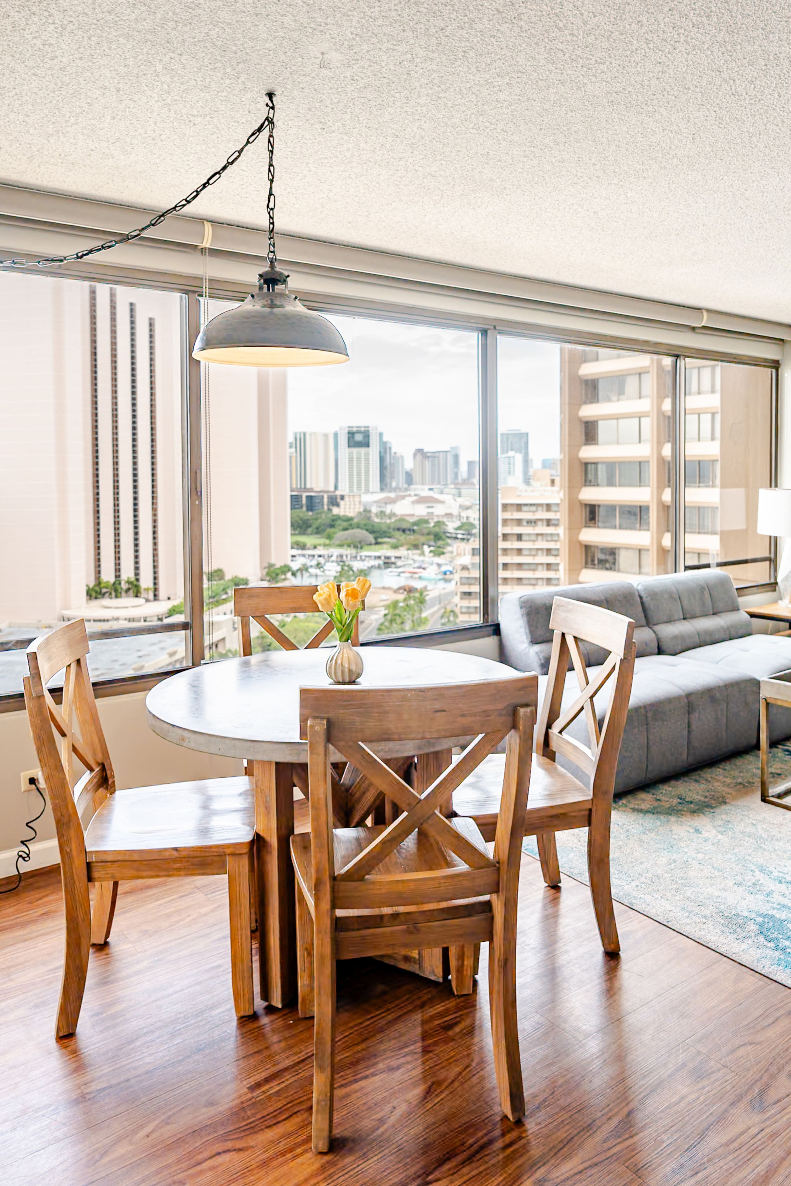 Condo in Honolulu · ★4.87 · 2 bedrooms · 3 beds · 2 private baths - Image 1