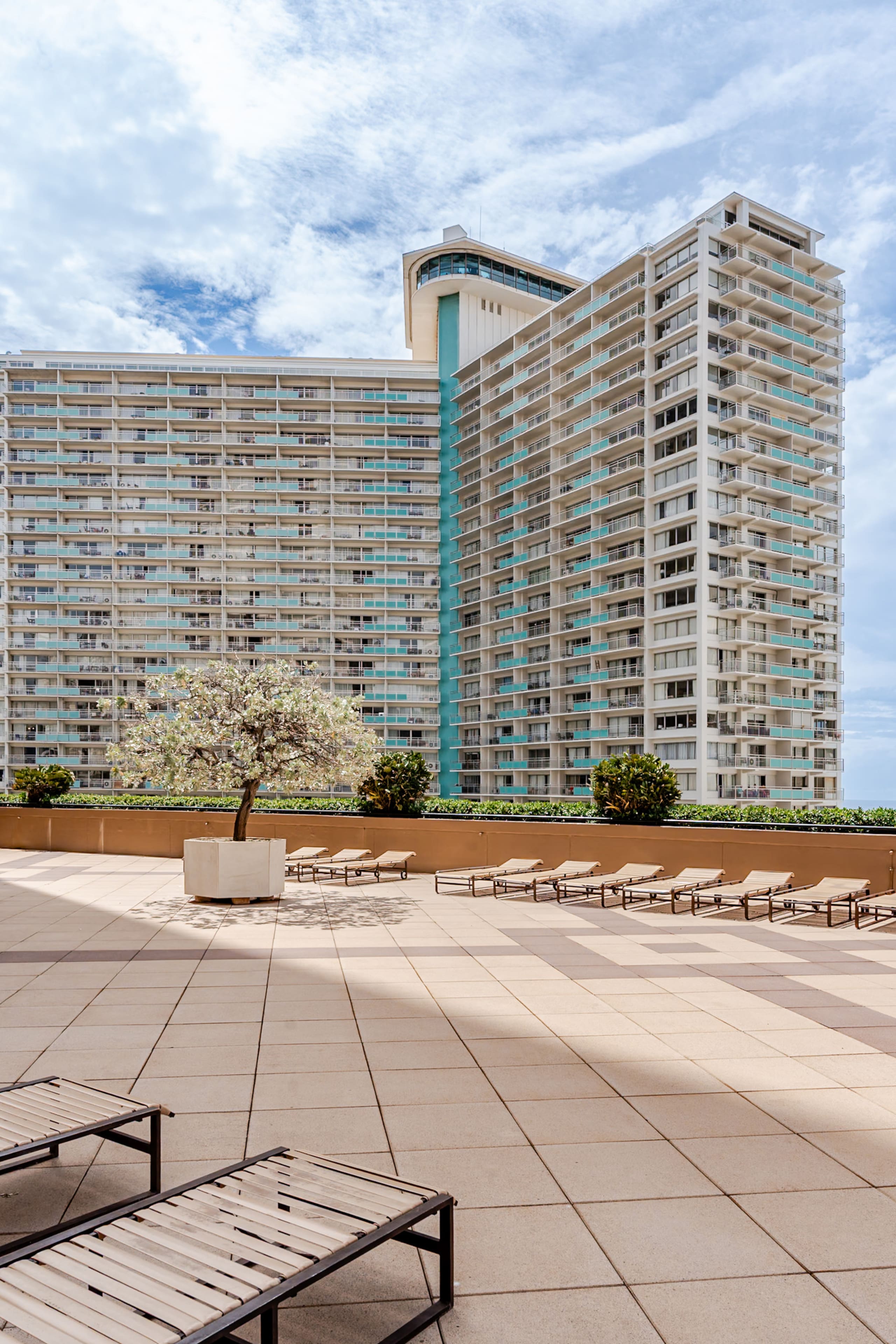 Condo in Honolulu · ★4.87 · 2 bedrooms · 3 beds · 2 private baths - Image 12