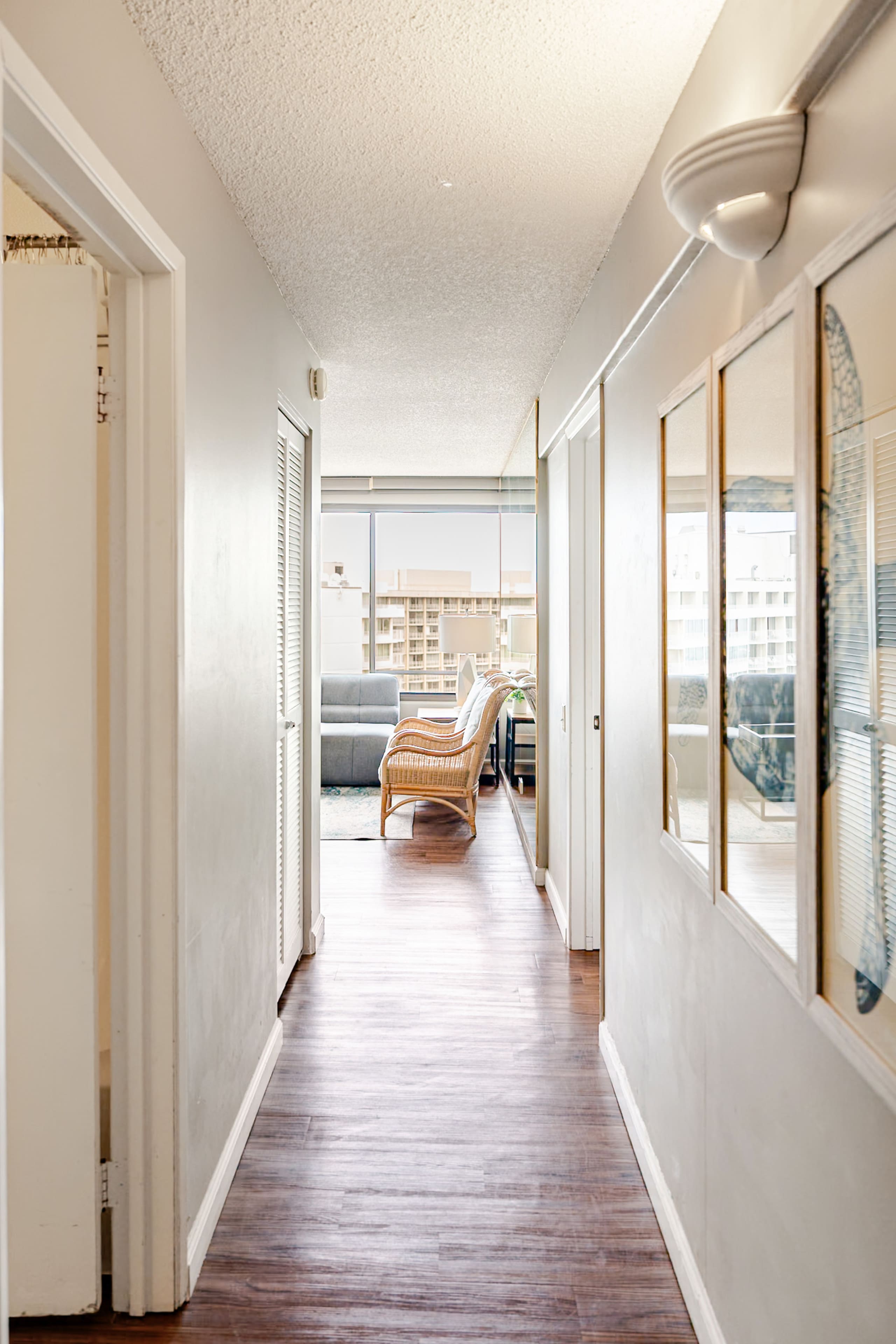 Condo in Honolulu · ★4.87 · 2 bedrooms · 3 beds · 2 private baths - Image 13