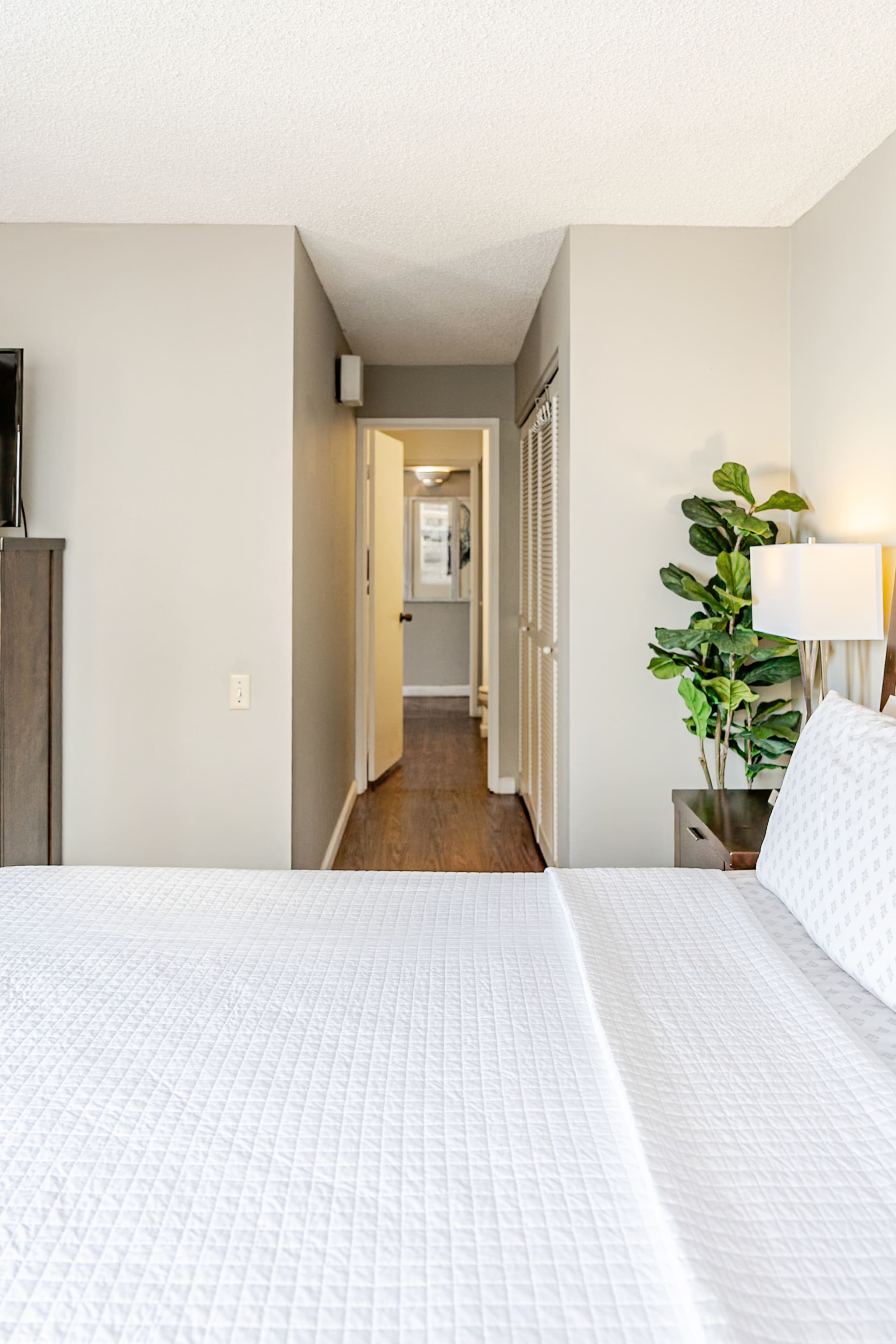 Condo in Honolulu · ★4.87 · 2 bedrooms · 3 beds · 2 private baths - Image 44