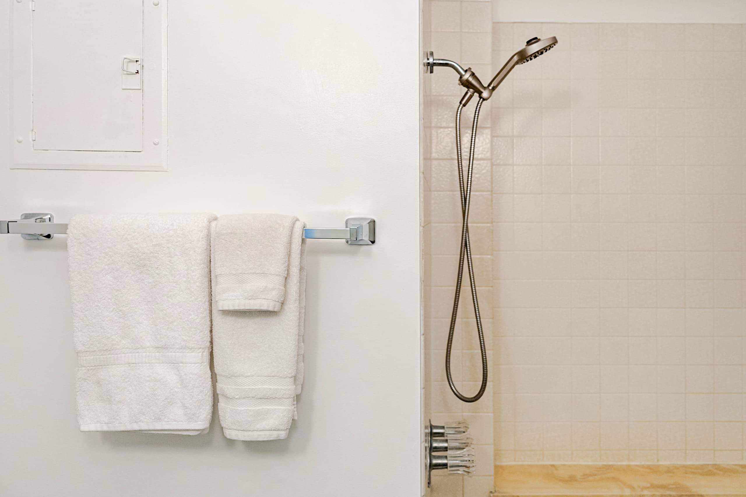 Condo in Honolulu · ★4.87 · 2 bedrooms · 3 beds · 2 private baths - Image 19