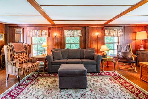 Norbrook Farm ~ Rustic farmhouse w/ pond & trails
