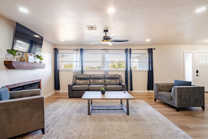 Modern Home With Great Access To The Best Of Okc! - Oklahoma City, OK